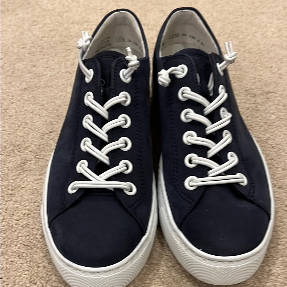 Paul Green Navy Blue Sneakers with White Laces. New suede size 9.